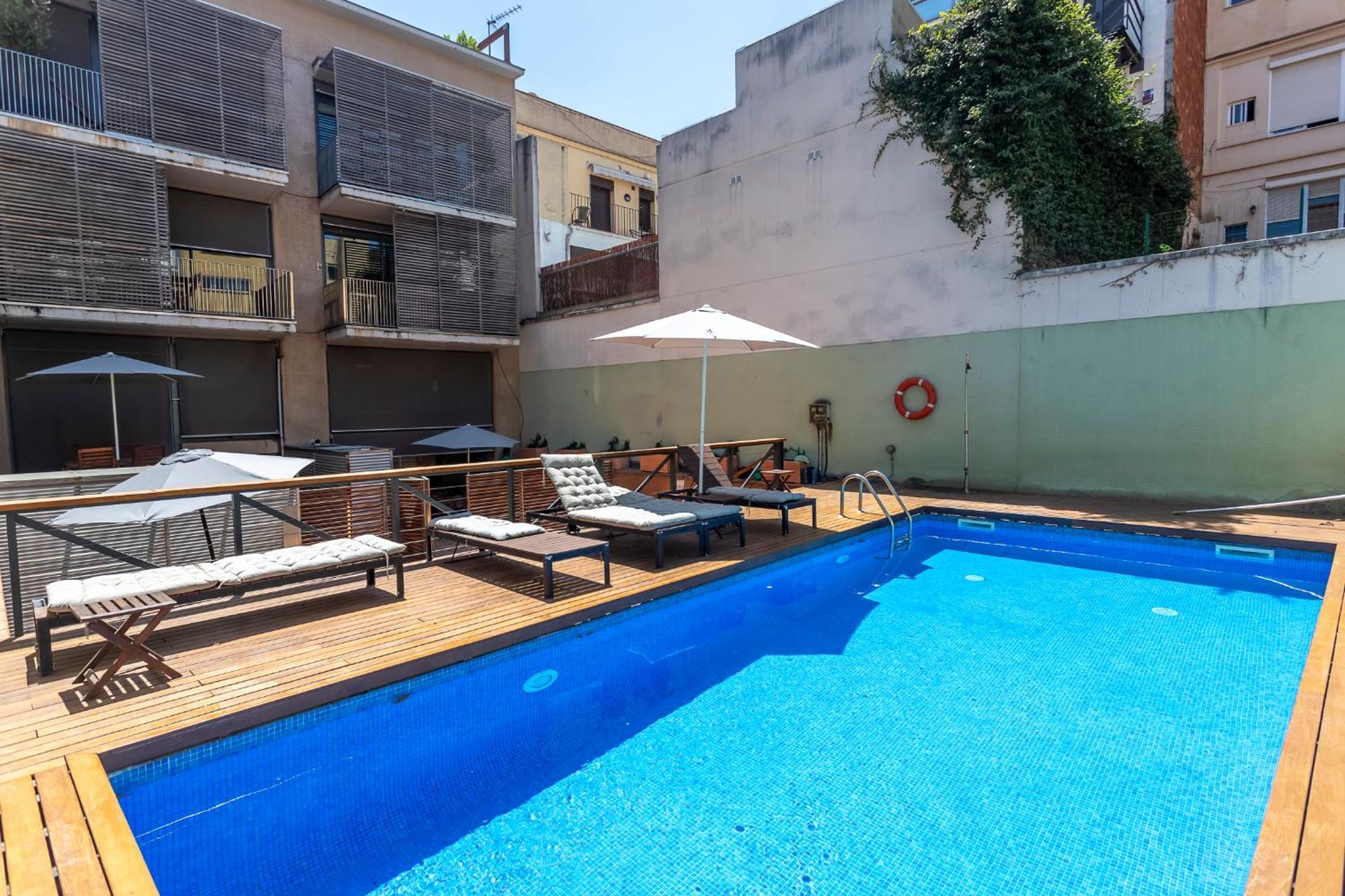My Space Emirates - Bright In Gracia With Shared Pool Apartment *
