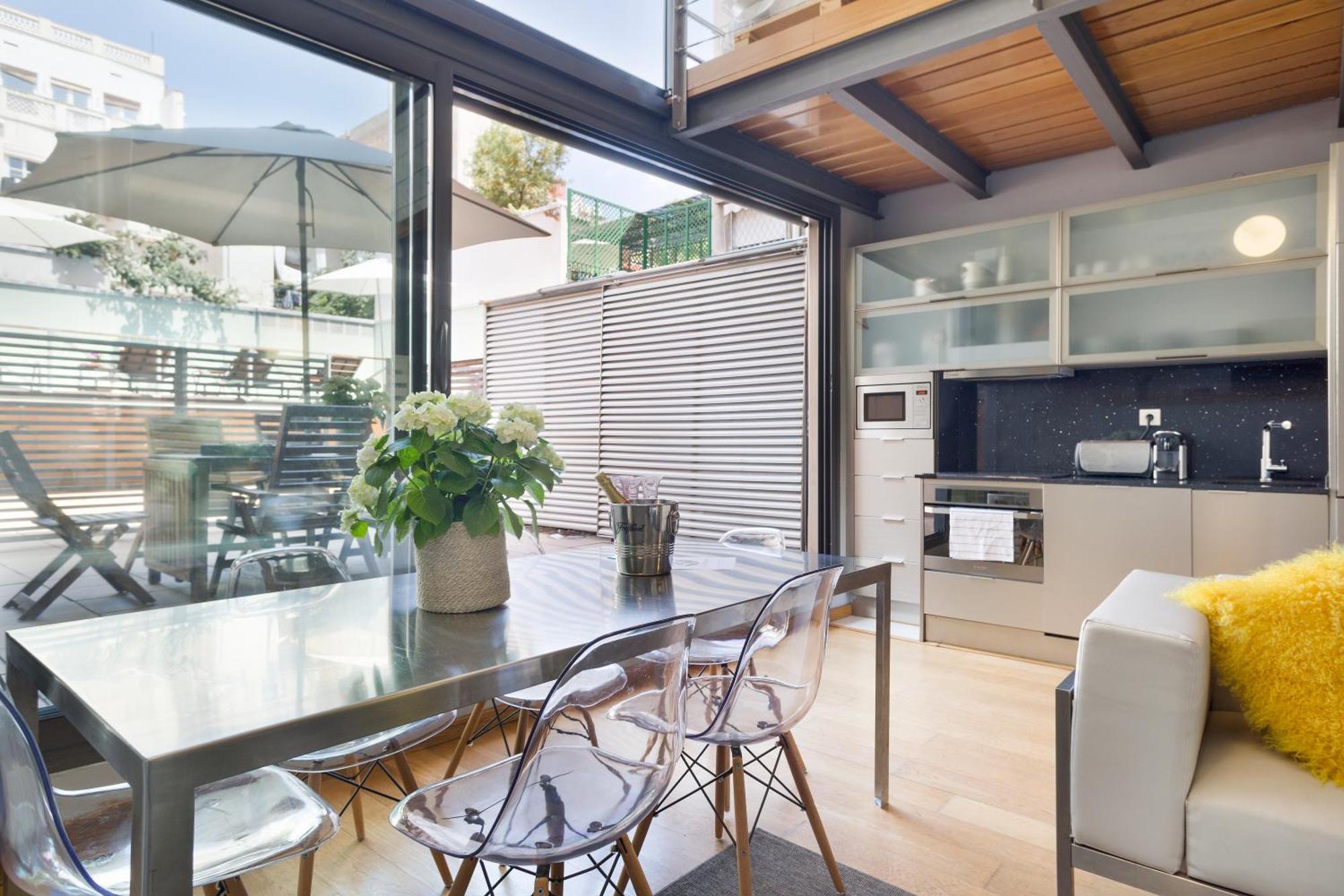 My Space Emirates - Bright In Gracia With Shared Pool Apartamento *