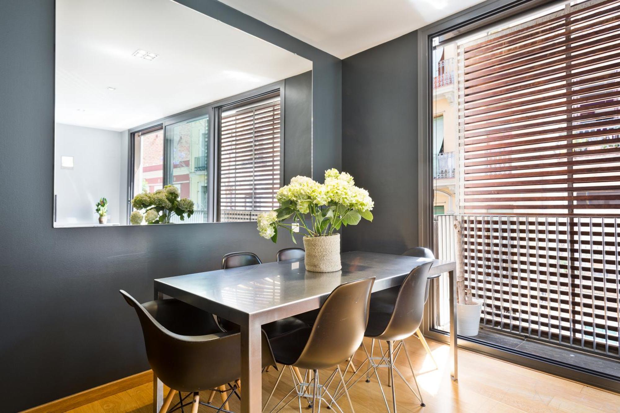 My Space Emirates - Bright In Gracia With Shared Pool Apartamento