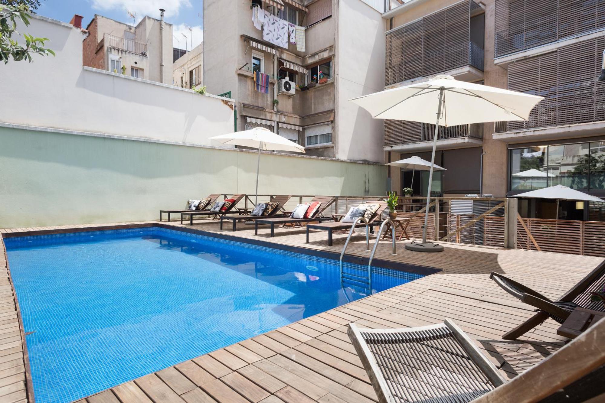 My Space Emirates - Bright In Gracia With Shared Pool Apartamento