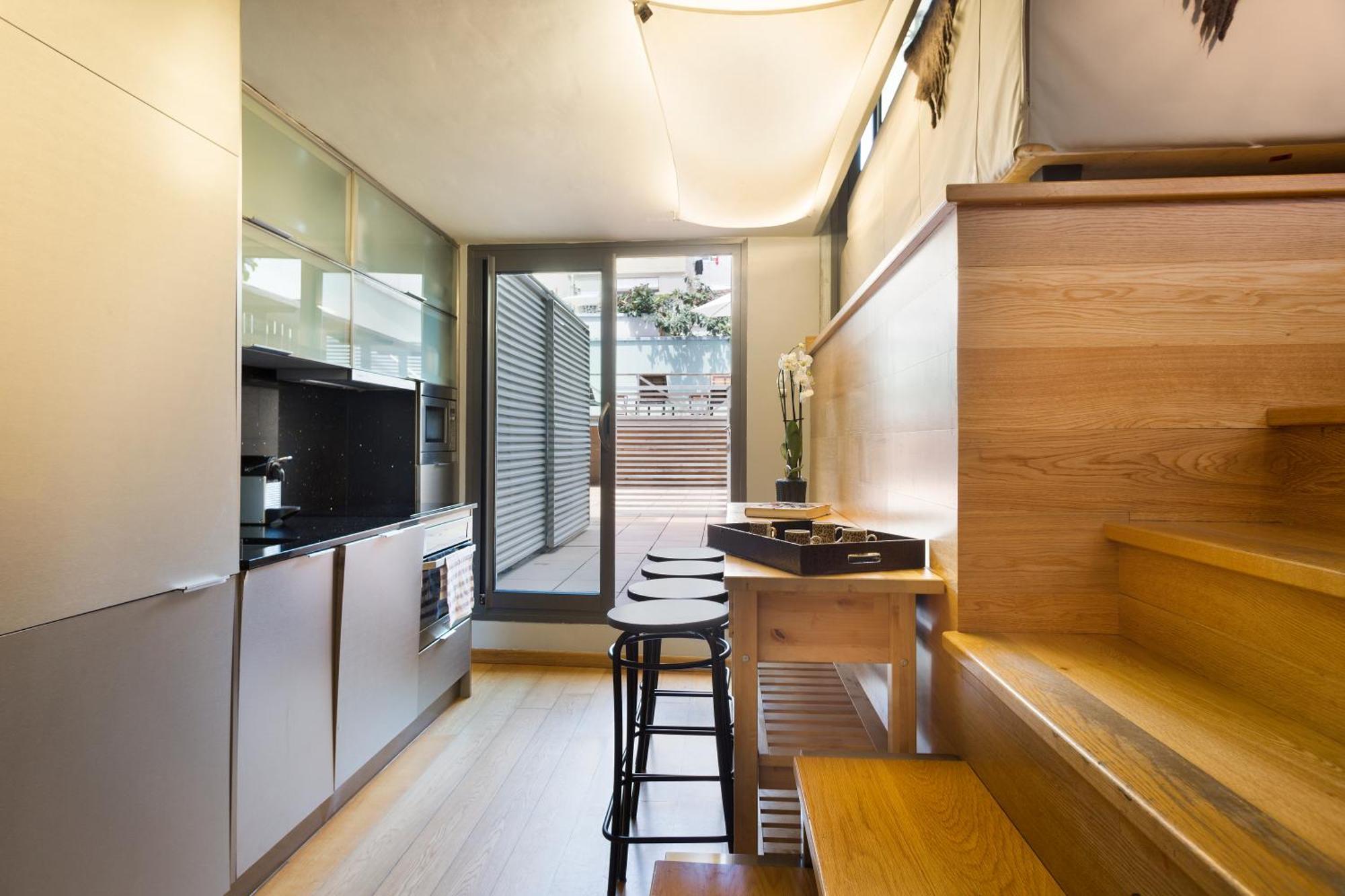 My Space Emirates - Bright In Gracia With Shared Pool Apartament *